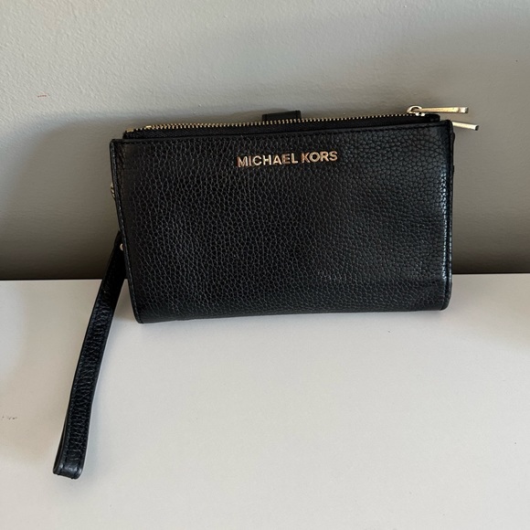 Micheal Kors Wallet - Picture 2 of 4